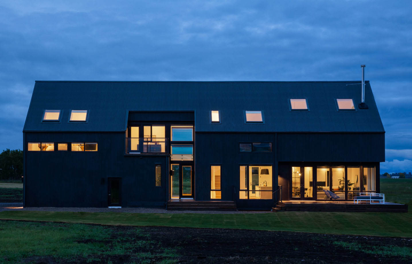 19 alloyhomes 1720modfarmhouse exterior 002