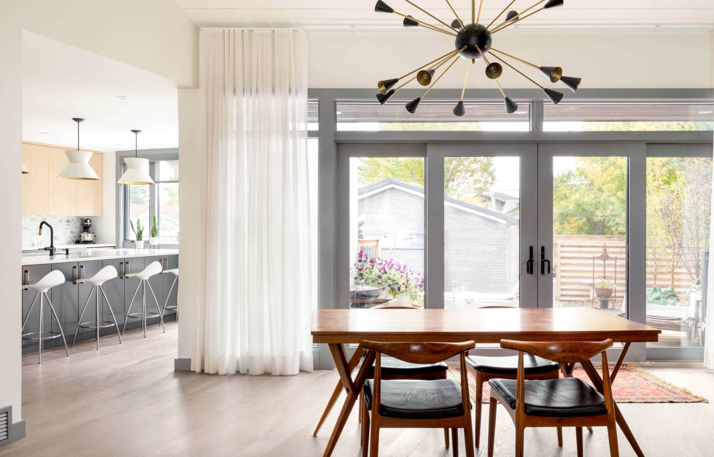 20 alloyhomes trapezoid dining 003