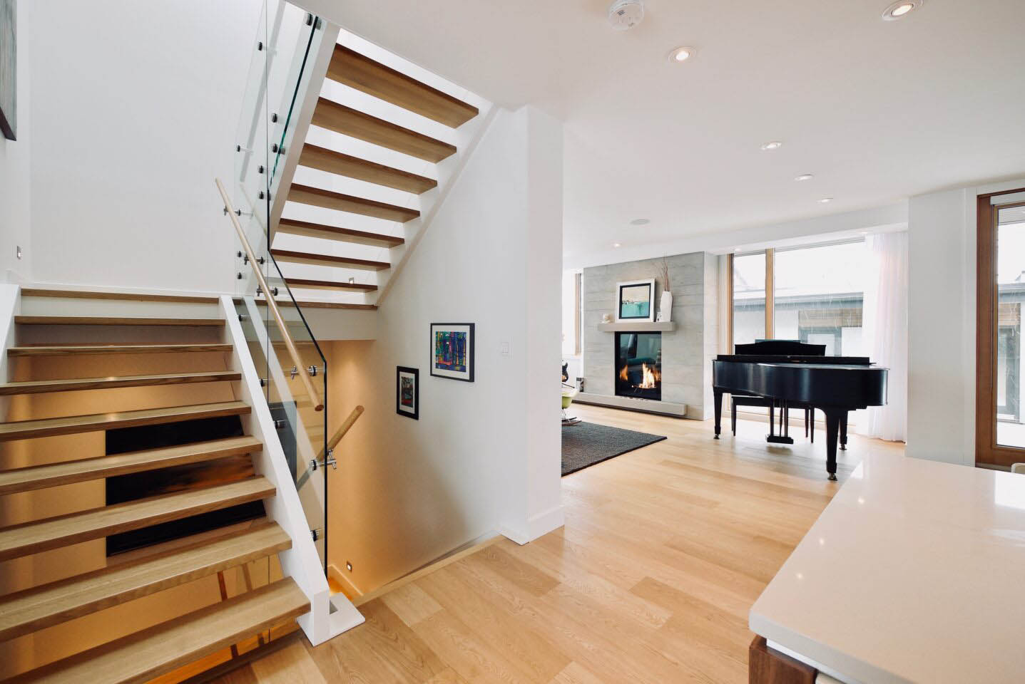 6. alloy rosedale stair liv 200607 230512