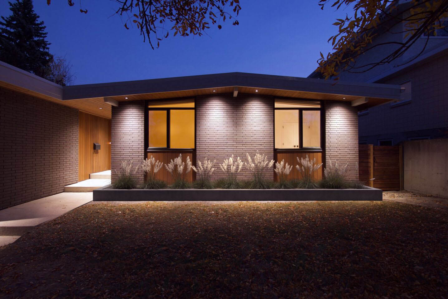 Charleswood midcen ext 3 close