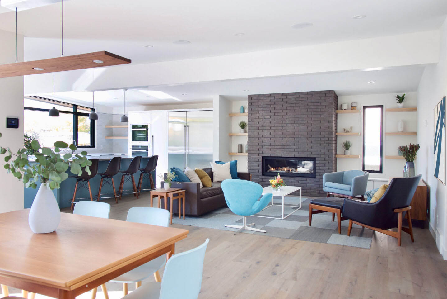 Charleswood midcen great room 1