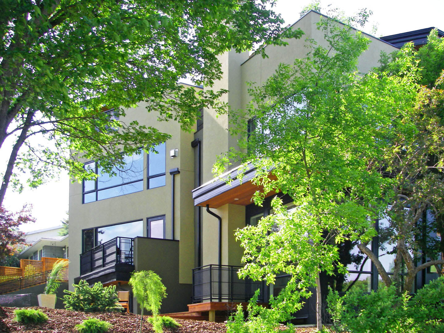 Exterior front 2020 10 30 064946