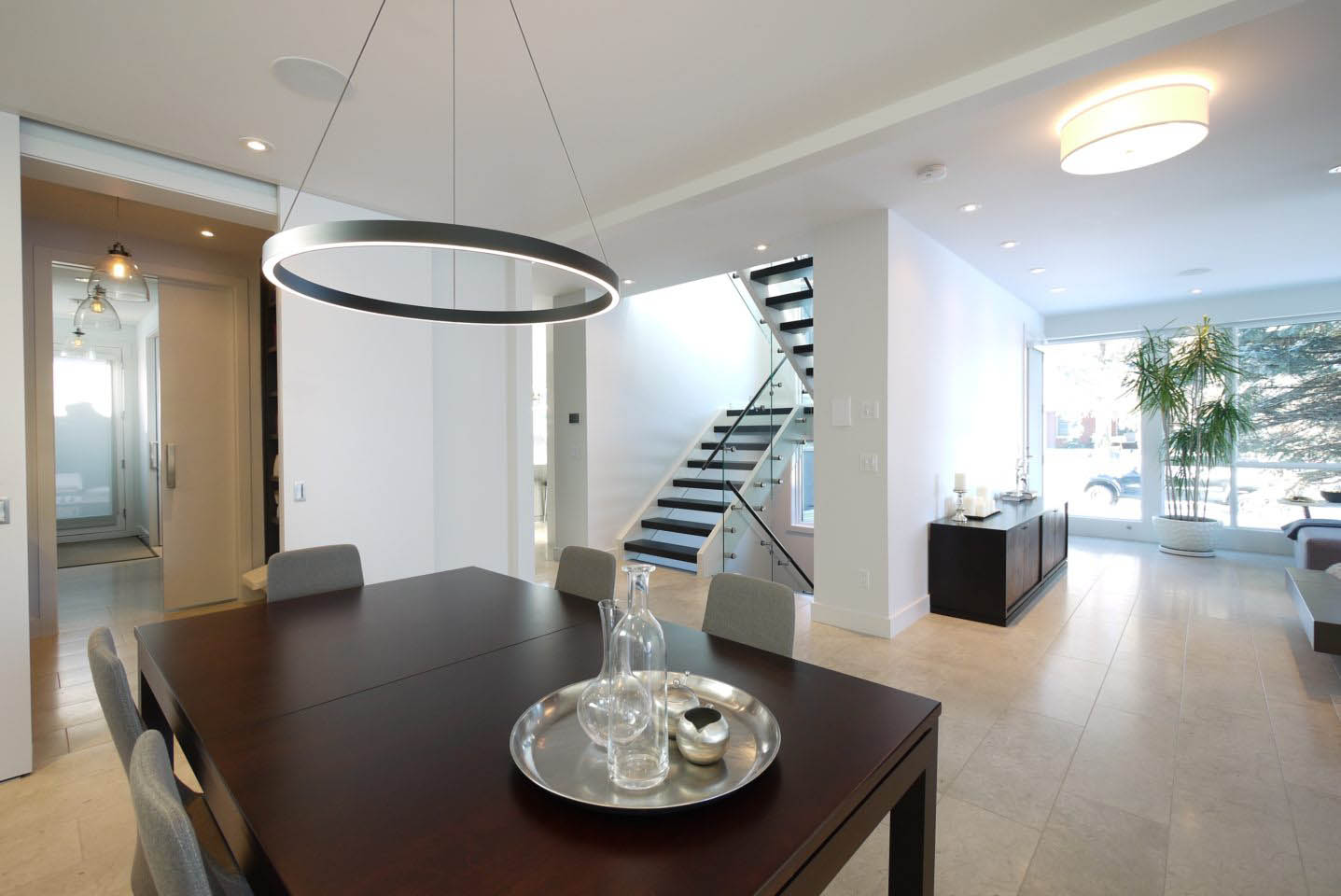 Glass dining to stair