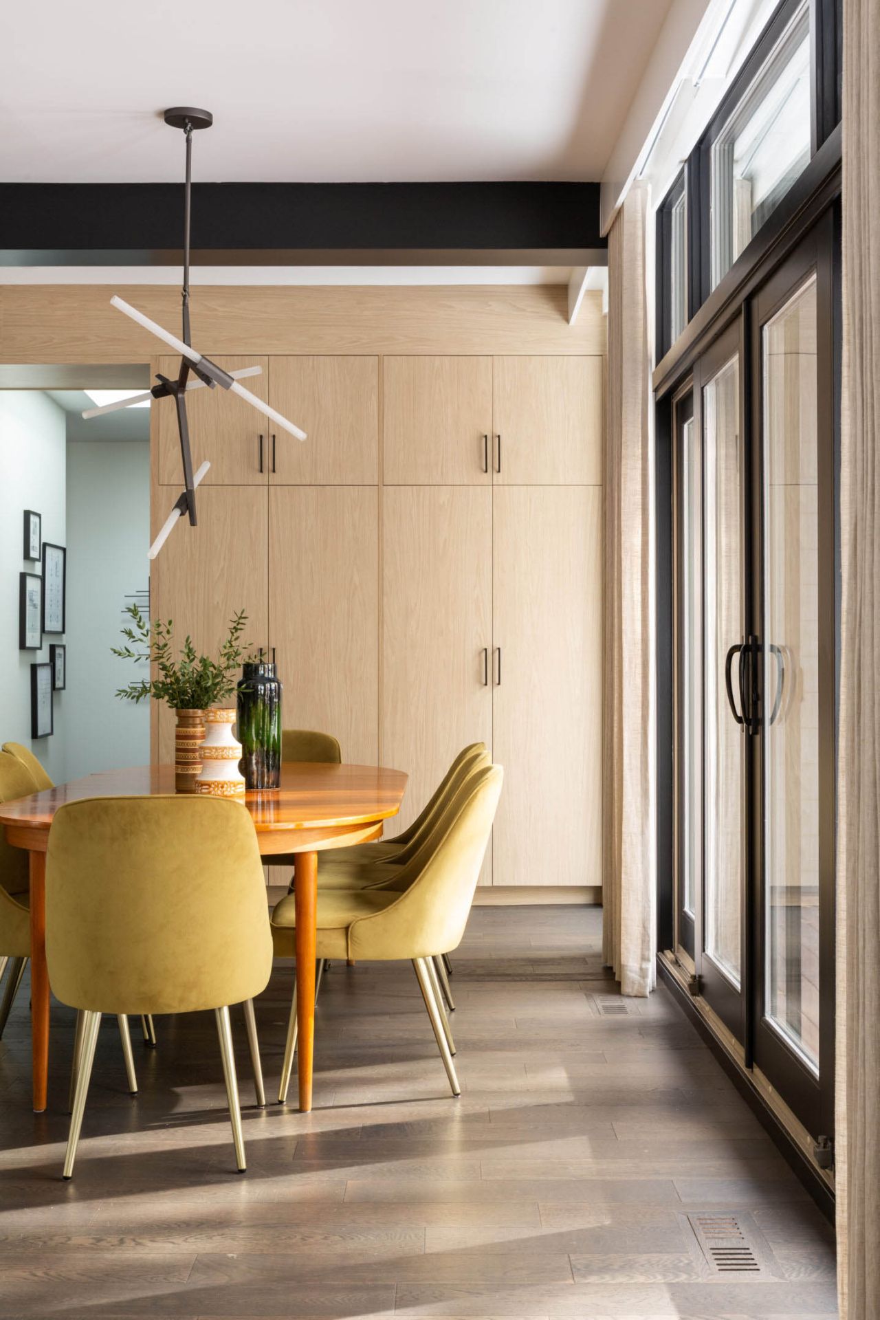 Midcen dining scaled