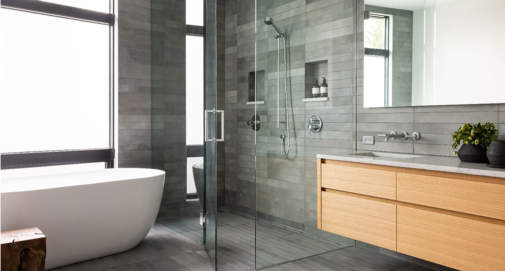 Bath tub